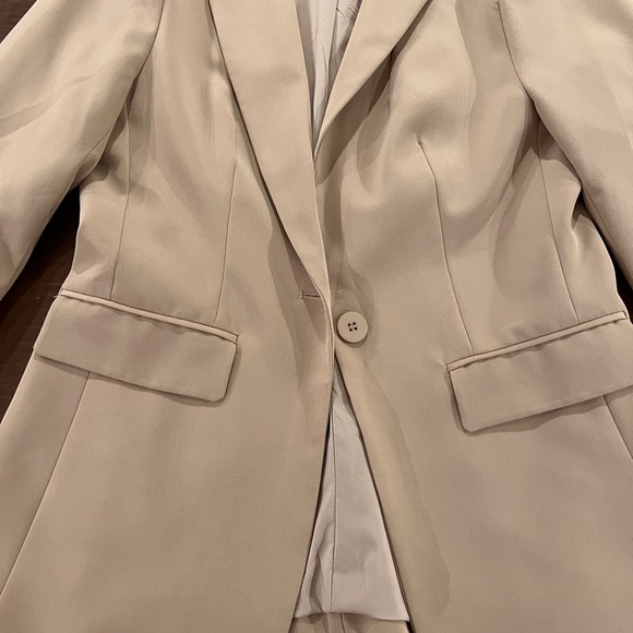 Cicy Bell Women’s Long Sleeve 1 Button Tan Casual Blazer - Size Medium - Picture 2 of 14